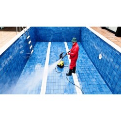 حمامات السباحة والمسابح العلاجية